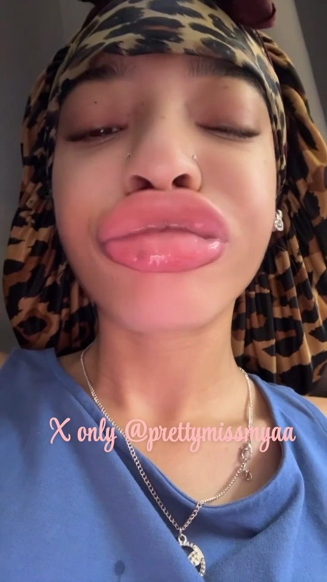 Pounding your big tip on my soft cushion ass lips🍄🟫🫦🫧 #DSL #tonguefetish #JO| #sloppy #gooner #spitfetish #drool #lipfetish #goonfuel #dildo #juicylips #lips #plumplips