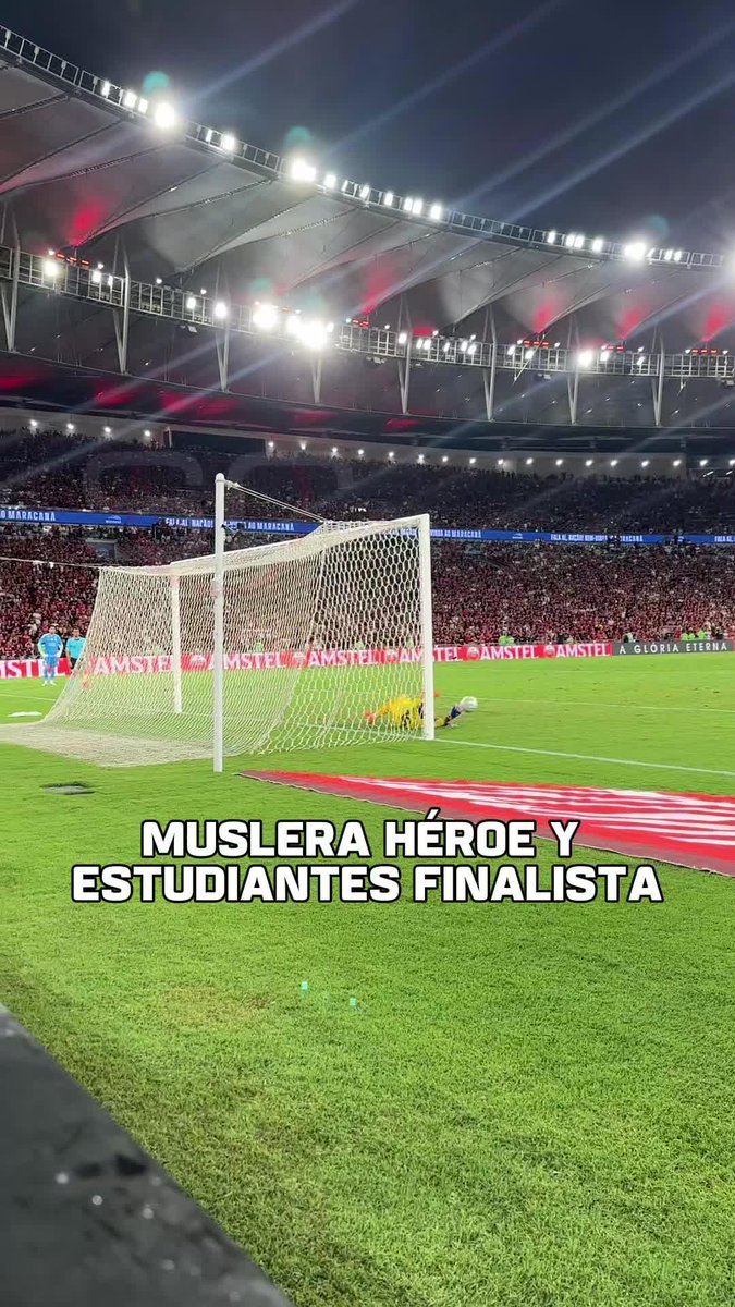 ¡¡ENORME, NANDO!! ¡ASÍ SE VIVIÓ DESDE LA CANCHA EL PENAL QUE MUSLERA LE TAPÓ A BRUNO HENRIQUE PARA METER A ESTUDIANTES EN LA FINAL DE LA #LIBERTADORES! 📺 Mirá TODA la CONMEBOL #Libertadores por ESPN en el Plan Premium de #DisneyPlus