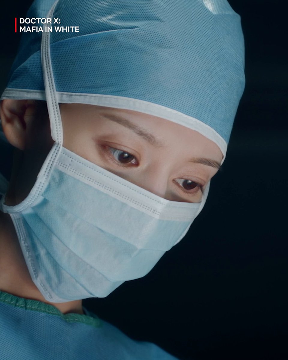 Ngeri banget kalo sampe kedapetan dokter psikopat kayak gini 😱 Jadi penasaran sama kelanjutannya di episode 5. Tonton Doctor X: Mafia in White, hanya di Netflix!