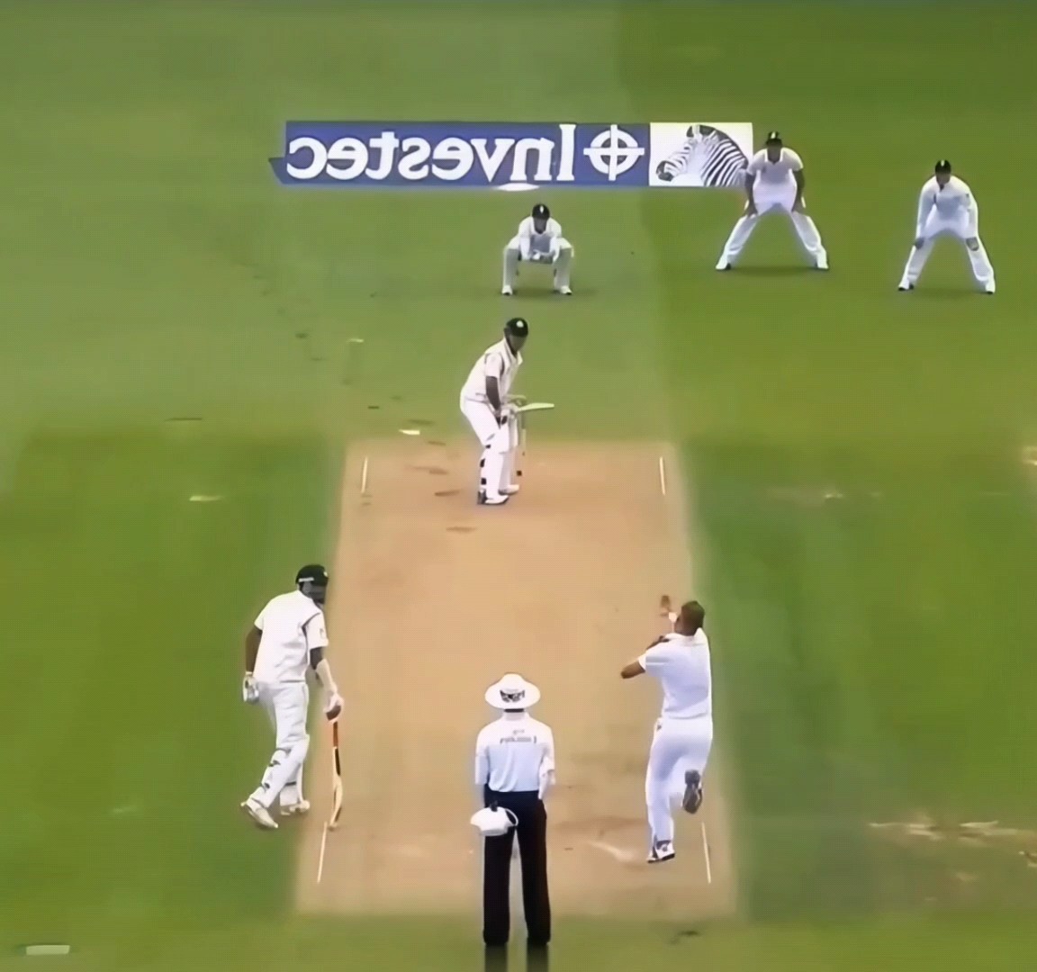 MS Dhoni as a left-hander would’ve been so unreal that even Brian Lara might have looked ordinary in front of him. 🥵