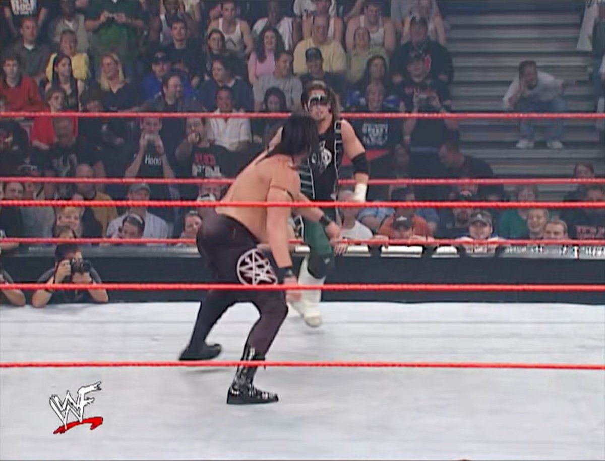 #OnThisDayInWWE 25 years ago (yesterday) on #WWERaw: Clothesline From Hell > Clothesline From Helms