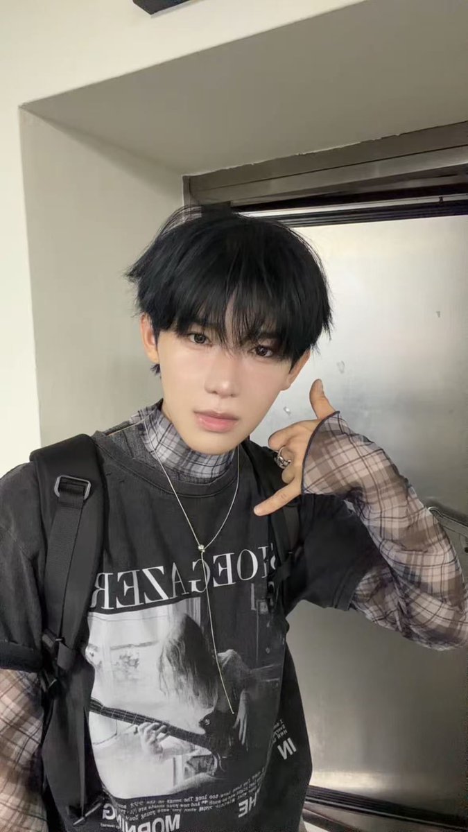 [📱] 심심하면 날 생각해 줘 🤭💭 💫 #MODYSSEY #모디세이 #YICHEN #이첸
