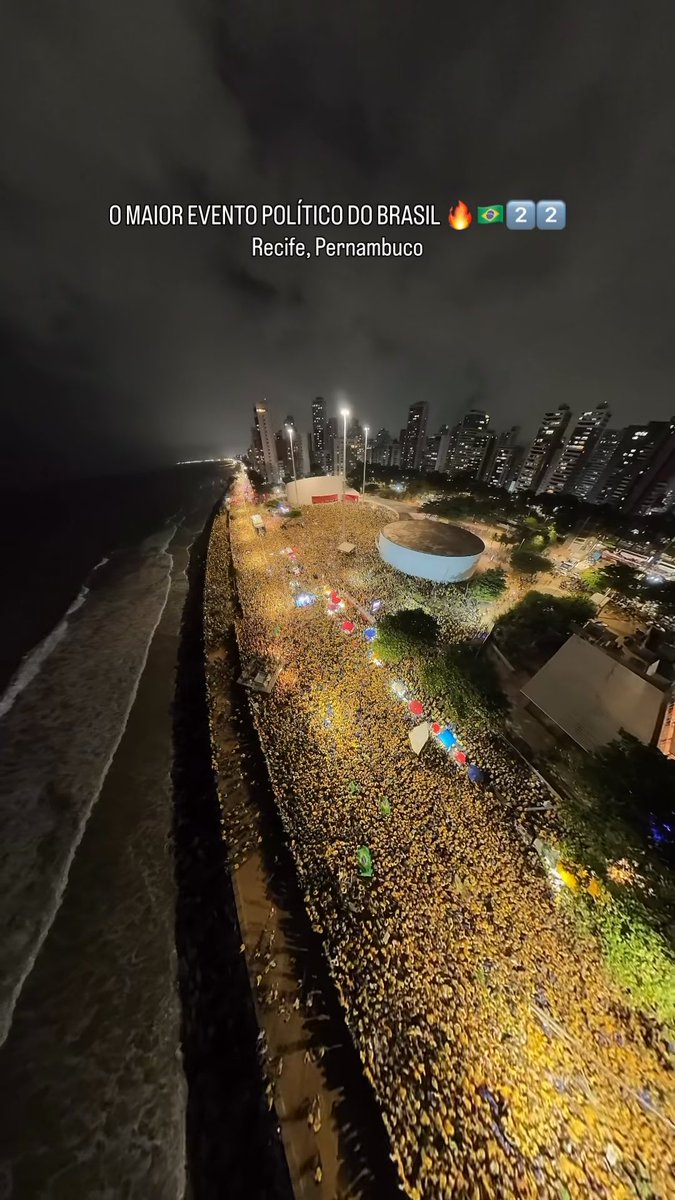 Bom dia, Pernambuco! O que foi isso ontem? Fizemos a maior manifestação política da HISTÓRIA! O Bloco do 22 Pernambuco foi GIGANTE! O Nordeste acordou e quer mudança. Agora é @flaviobolsonaro! 2️⃣2️⃣🇧🇷🔥