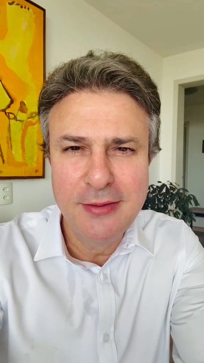 E não é que o Flávio Tesouraço fugiu do desafio do presidente Lula, gente? Por que será que ele tem tanto medo do povo brasileiro saber a verdade? Acontece que o povo é inteligente! Nesse domingo, o povo vota 13, vota Lula!