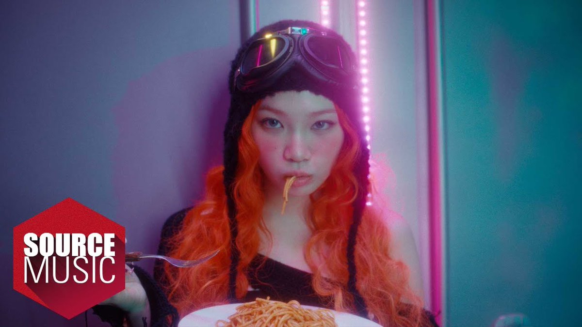 1 year ago today, LE SSERAFIM released ‘SPAGHETTI’