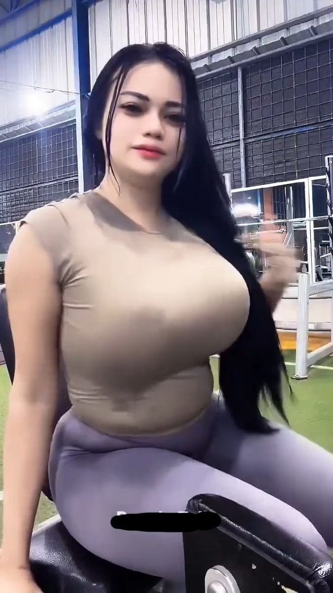 sini olahraga mlm bareng tante