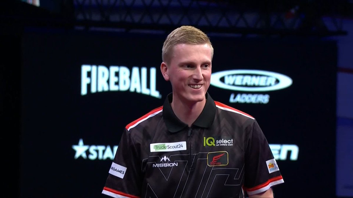127 AND GAME! Where did that come from? Wessel Nijman silences the Dortmund crowd with a superb ton-plus leveller! 📺 #ECDarts | R1