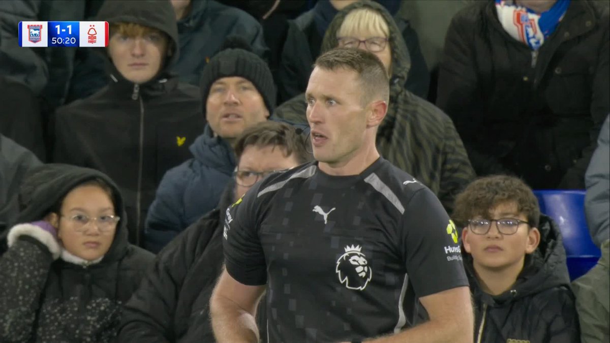 After a long VAR check Issa Diop only receives a yellow card for this foul on James McAtee 👀