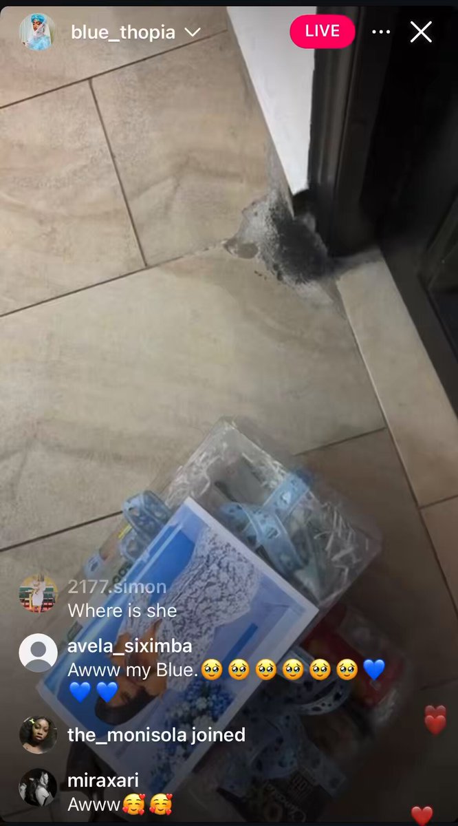Awwwwww our girl Bluethopia was suprised whilst writing exams 🥹🥳 thank you so much to the giver, God bless you🙏💙
