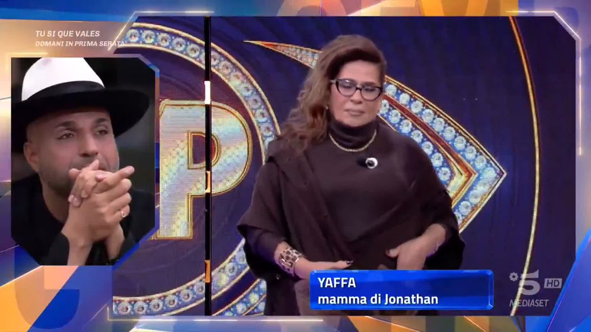 Un abbraccio che vale più di mille parole, quello tra Jonathan e sua mamma Yaffa 🫂 #GFVIP