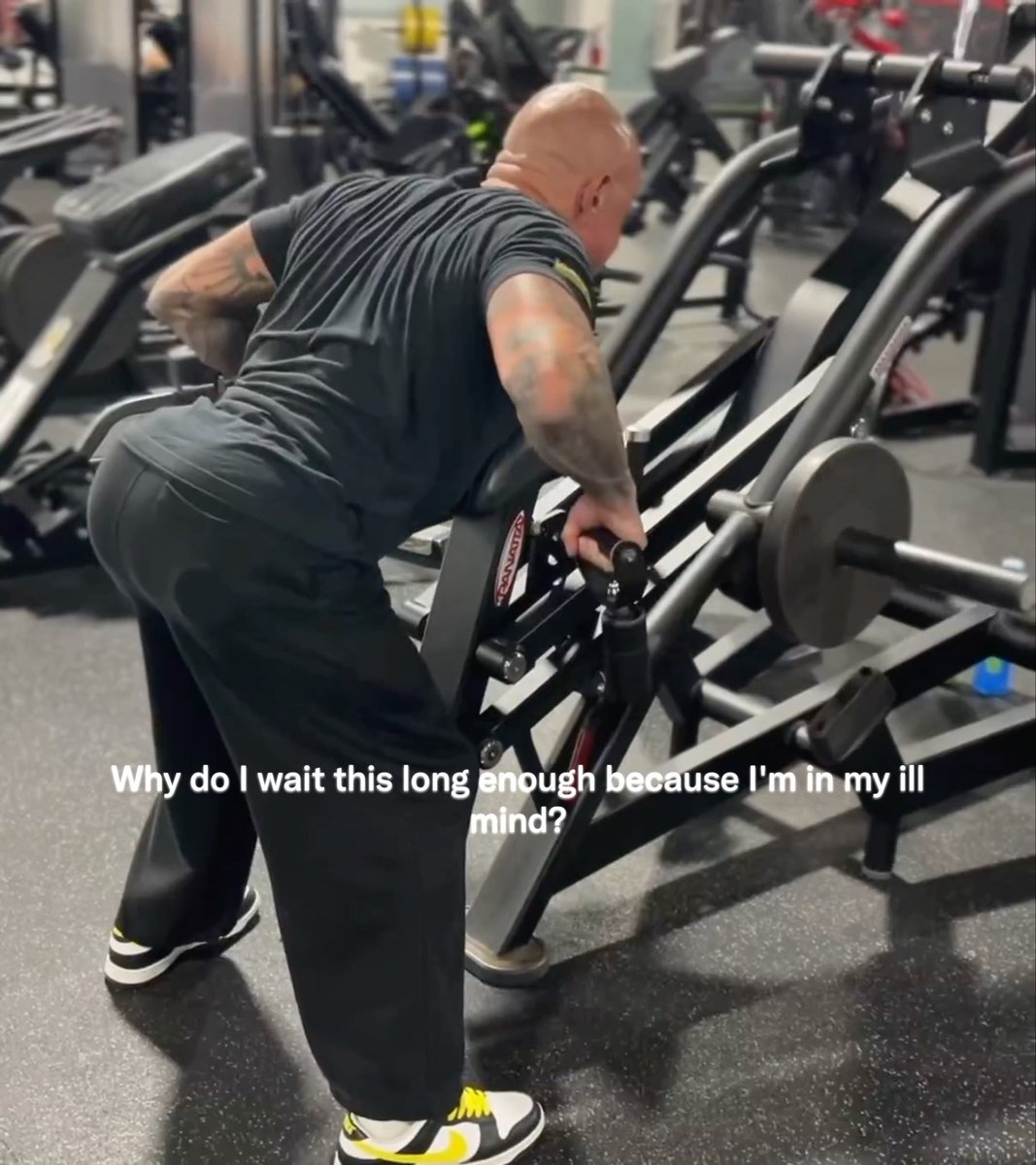 Rey Mysterio getting workout in with his trainer Jay Ferrara 💪🏼