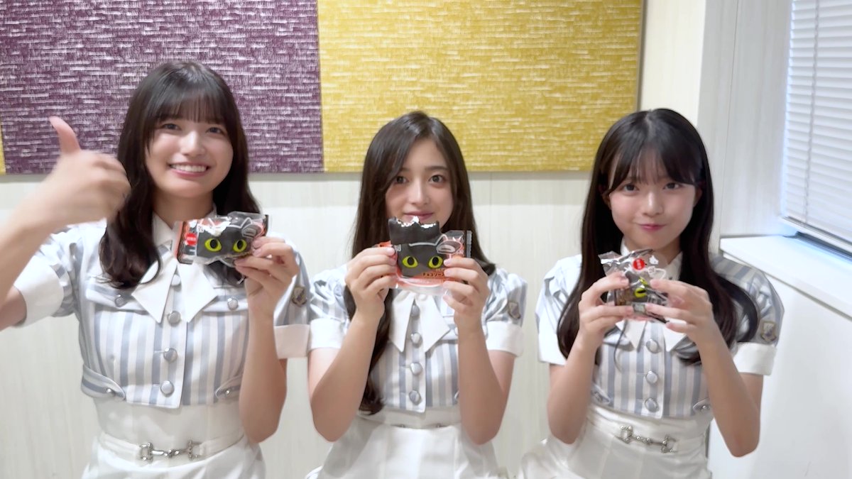 🐾にゃいとハロウィンスイーツ食べてみた🐾 五百城さん、井上さん、瀬戸口さんに「ニャンともとろける!チョコソースクレープ」を食べてもらいました! 感想は…「うま○○○!?」 フルバージョンはセブン‐イレブン公式TikTok、YouTubeでチェック!🎥 #乃木坂46 #セブンイレブン #セブン