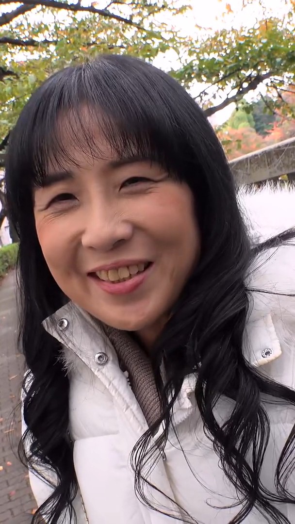54歳 孫もいる人妻さんにとびっきりの笑顔で迎えてもらいました♫