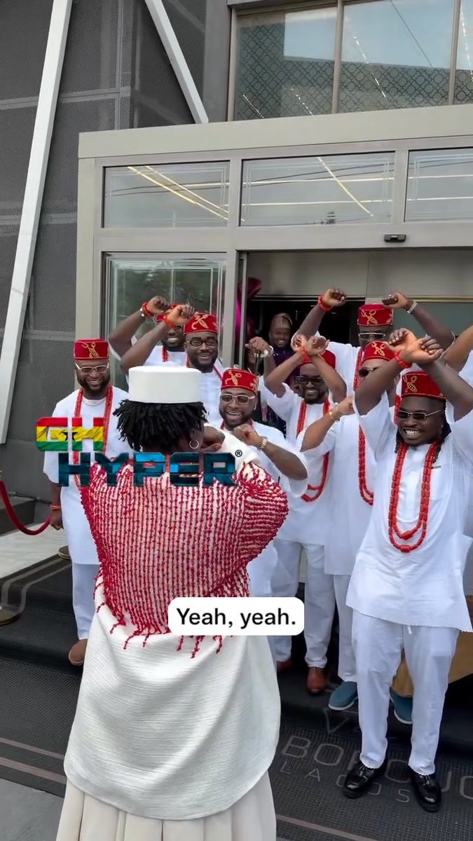 Davido leading Zlatan’s groomsmen along side Zlatan himself 😂🙌🏼✨