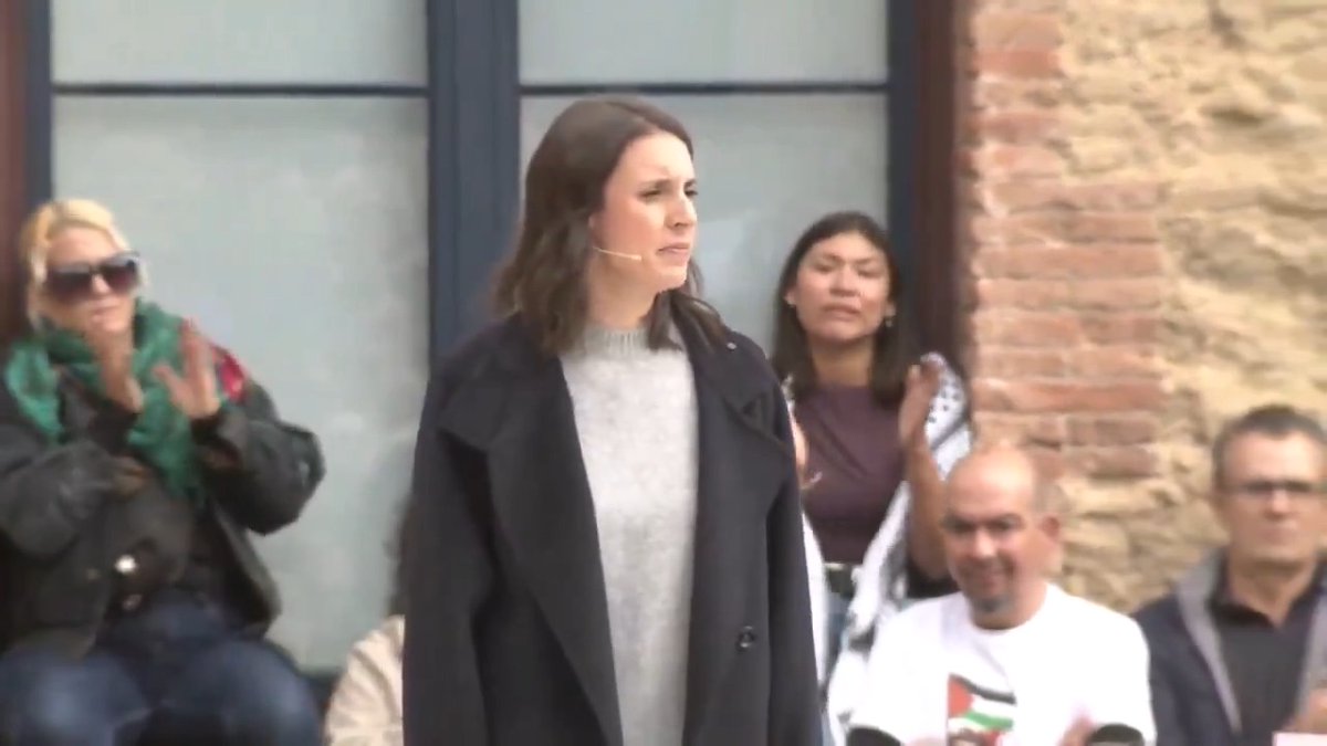 Un Gobierno del PSOE y una izquierda que se parece mucho y comparte papeleta, no va a arreglar los problemas. No es momento para la resignación. Por eso necesitamos reclamar paz, casa y trabajo ante quienes quieren imponer especulación y guerra. 🎥 Irene Montero