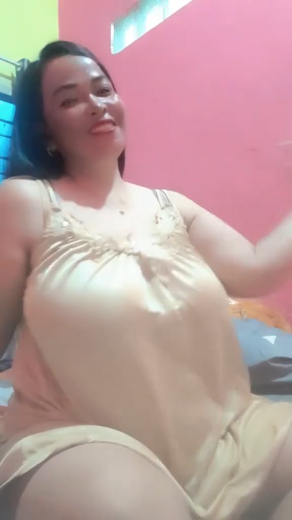 Sini bunda goyangin di kasur