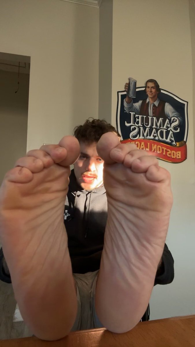 Do you like it when I curl my toes