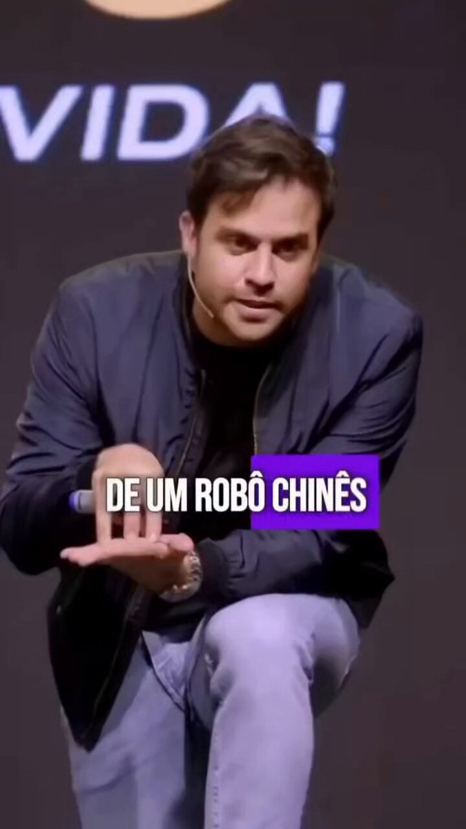 Entenda a mente de um narcisista em 1 minuto. Esse cara precisa de ajuda e não ee fãs.