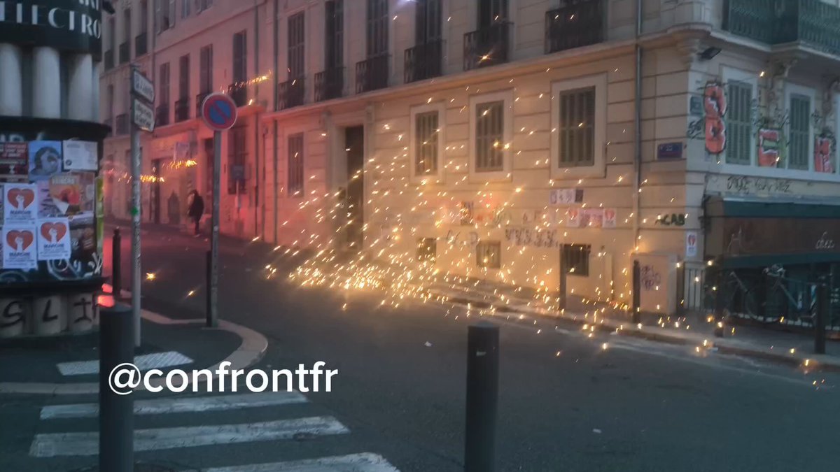 🔴 Marseille Les forces de l'ordre sont visées par un mortier de feu d'artifice. #24octobre