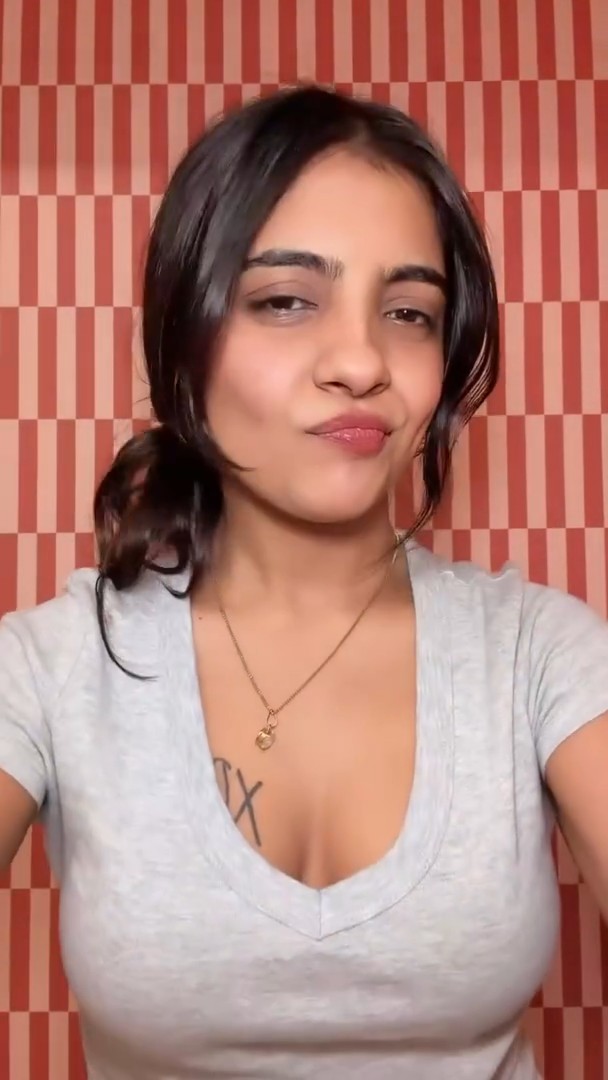 Charvi Bhatt Insta Nude Video Leaked Pressing B0obs and Nippple Pinch ๐ฅ๐ฅ๐ฅ๐ฅ