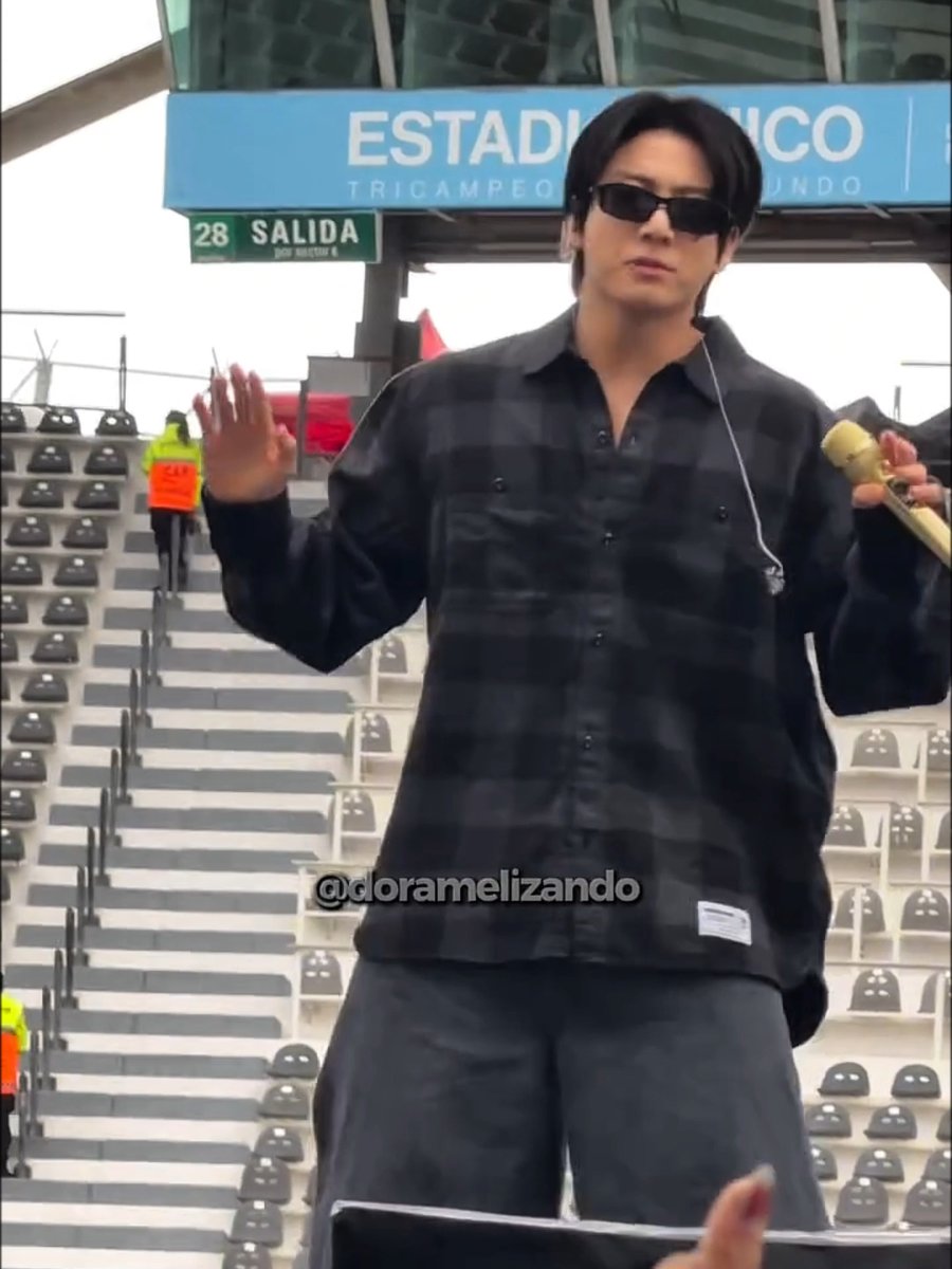 jungkook in a plaid shirt for today’s soundcheck 💘