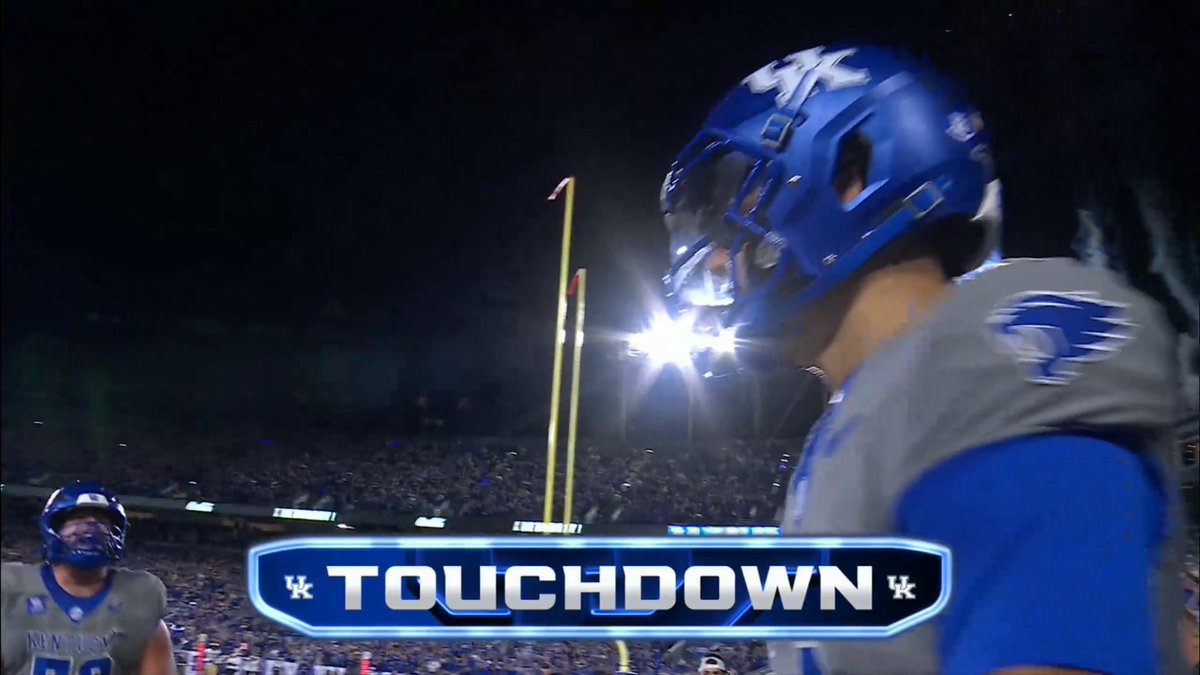Kentucky puts in backup QB Brennen Ward for the rushing TD 🙌 What a play call by the Wildcats 👏