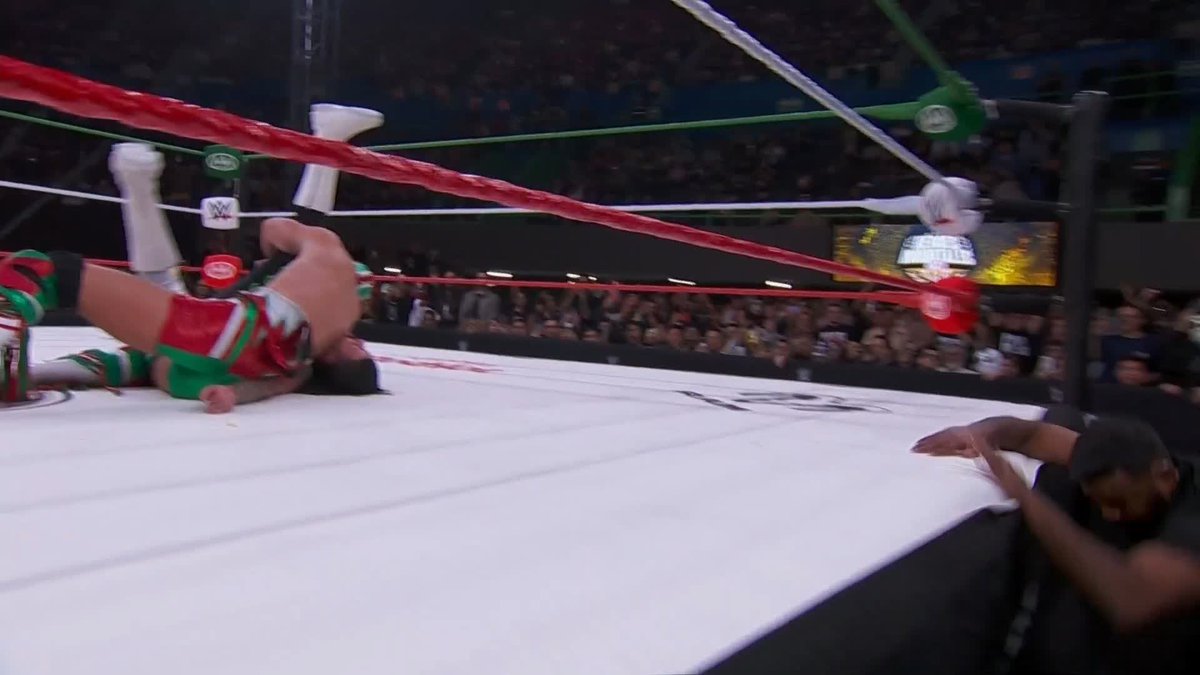 This match is TOTAL CHAOS!!! 🤯