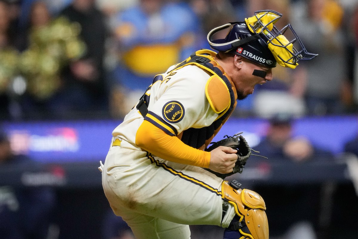 2-0 IN THE WORLD SERIES 6 STRAIGHT POSTSEASON HOME WINS THE BREWERS!!