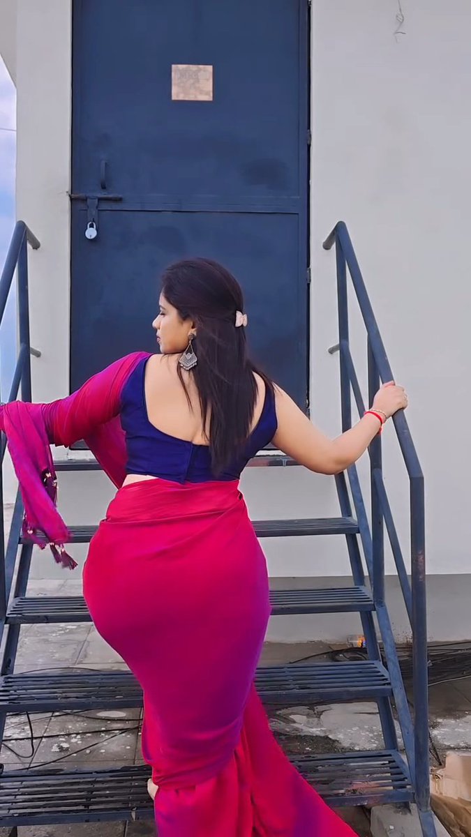 Wow aunty knows how to increase the views sema ๐๐ and hip vera vera level uff