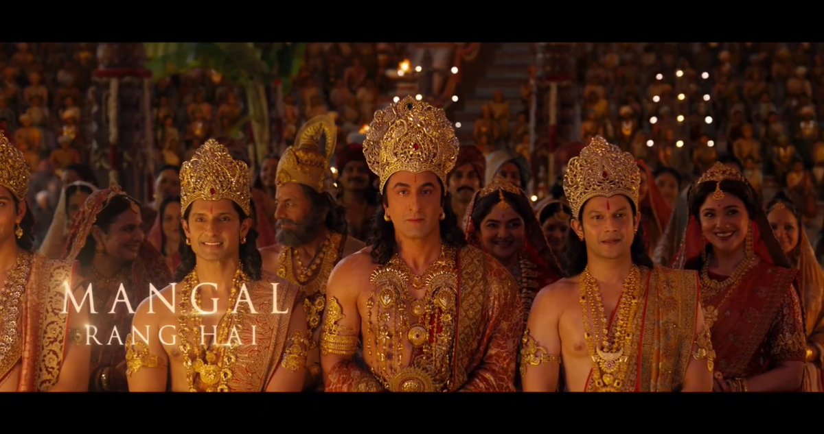 Original version of "MANGAL RANG" is more emotionally connected and soulful. I don't know why everyone wants to force Arijit Singh into every song 🤢 If anyone knows the name of the original singer, please tell me in the comments.