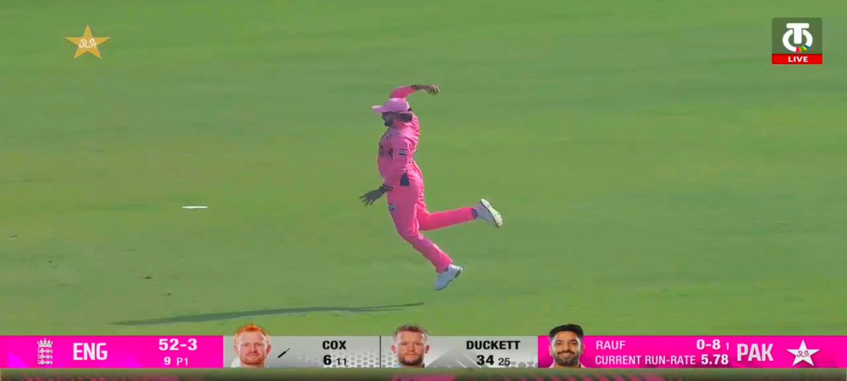 What an unbelievable catch in the slips by Babar Azam! 🔥🤯 Virat kohli nightmare Haris rauf dismissed Jordan cox for 6 runs.