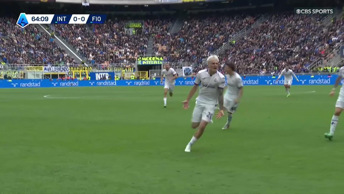 WHAT A GOLAZO, ÀLEX JIMÉNEZ 💥 Fiorentina stun the San Siro with a screamer 🤩 Watch Serie A on Paramount+ 📺