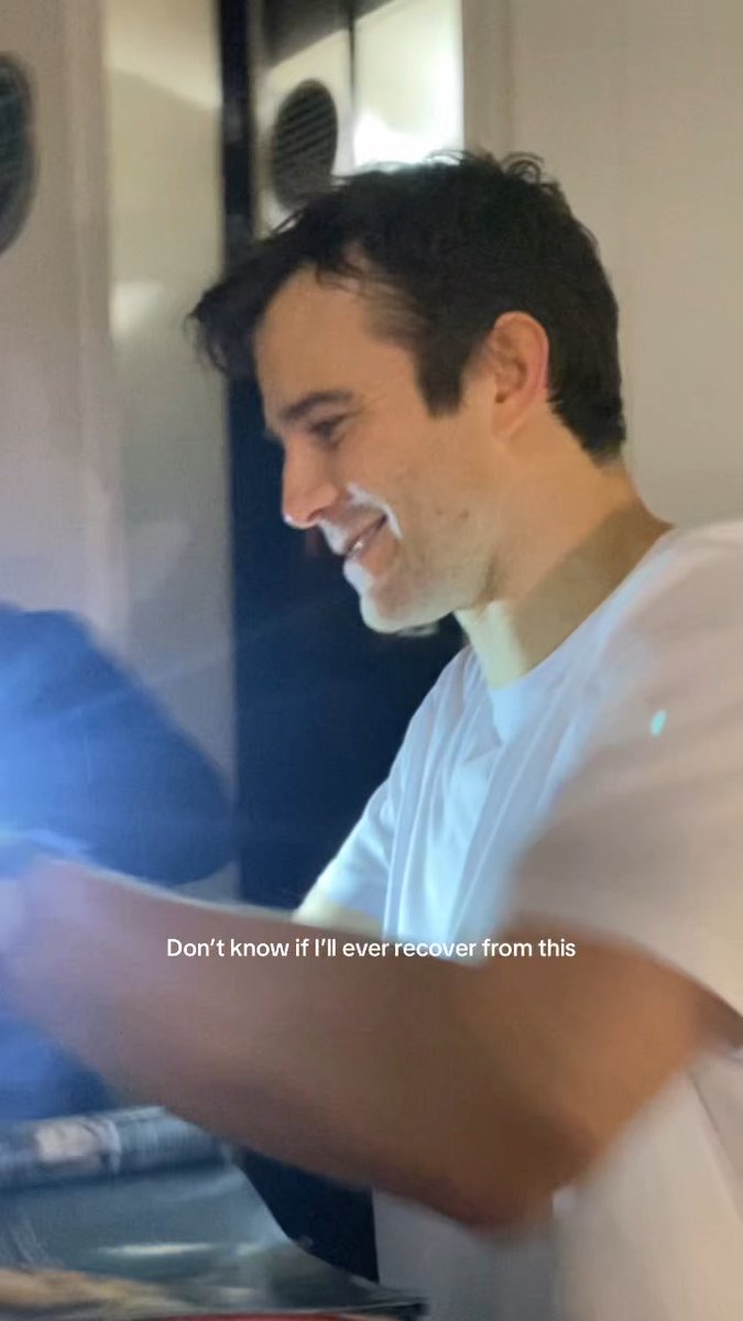 GOD HE’S SO CLOSE IN THIS ONE 😮💨😮💨😮💨😮💨🥵 I DONT KNOW IF *I’LL* RECOVER 🫠