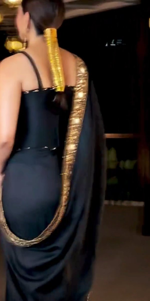 Mrunal base🥵😍 #MrunalThakur