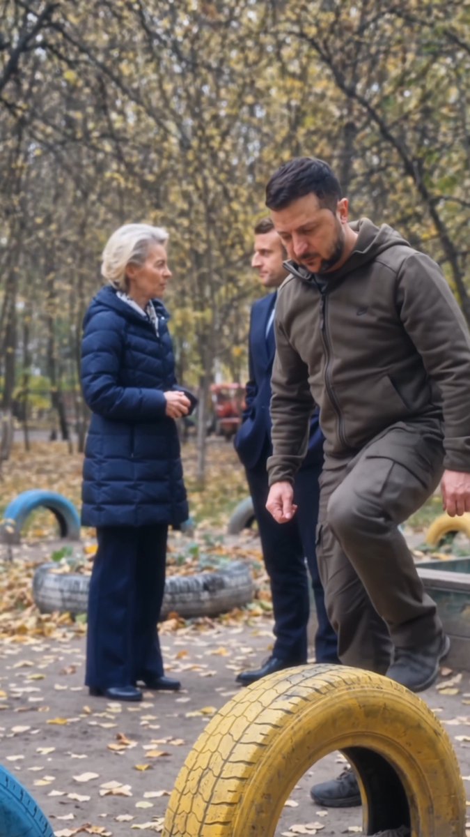 Zelensky Found a Way to Save Money 😂🚗 Made with AI, just for fun. #Zelensky #Macron #ursulavonderleyen #Eu #Funny