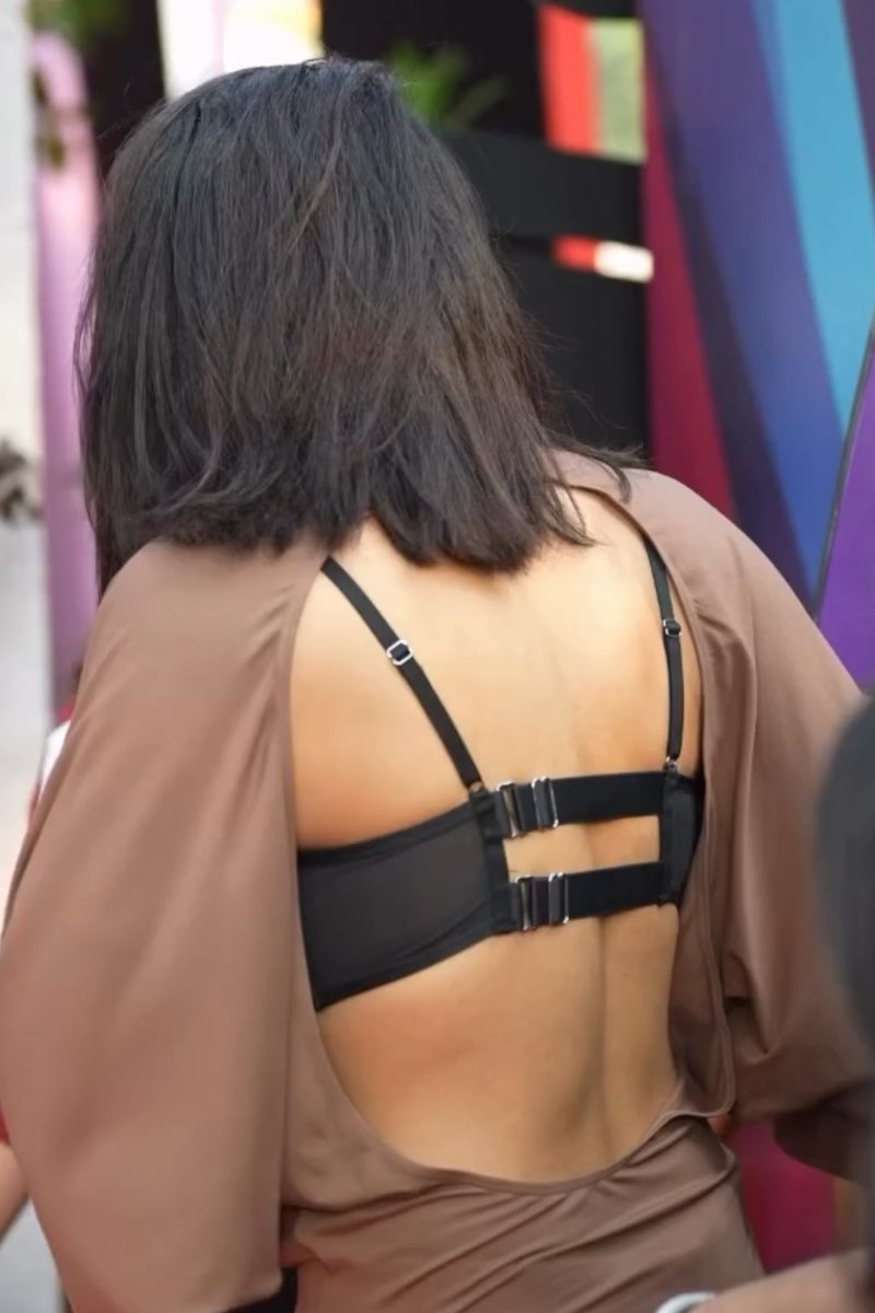 #SobhitaDhulipala ; Transparent Back 😻