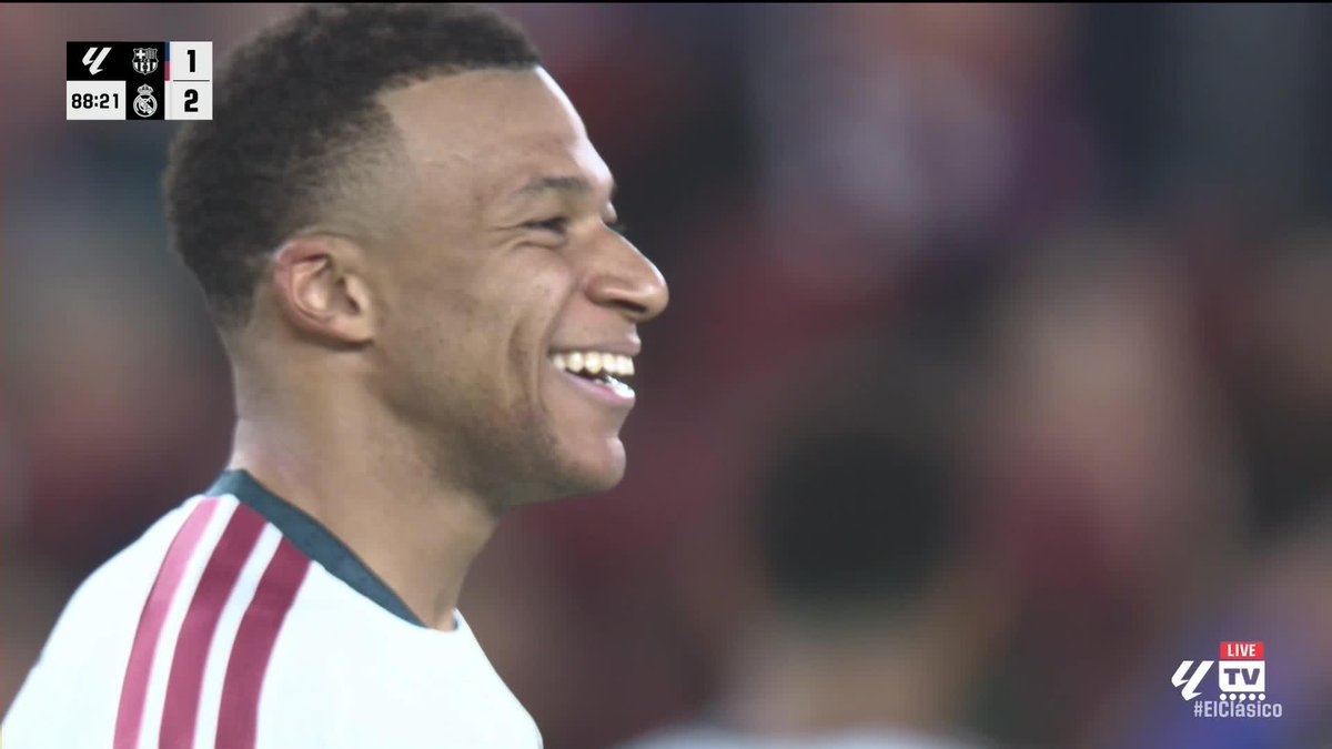 Kylian Mbappé with what could be a late winner for Real Madrid! 😱😱 Wild celebrations from Los Blancos, including a Jose Mourinho knee slide, as an away Clásico win beckons! 🙌