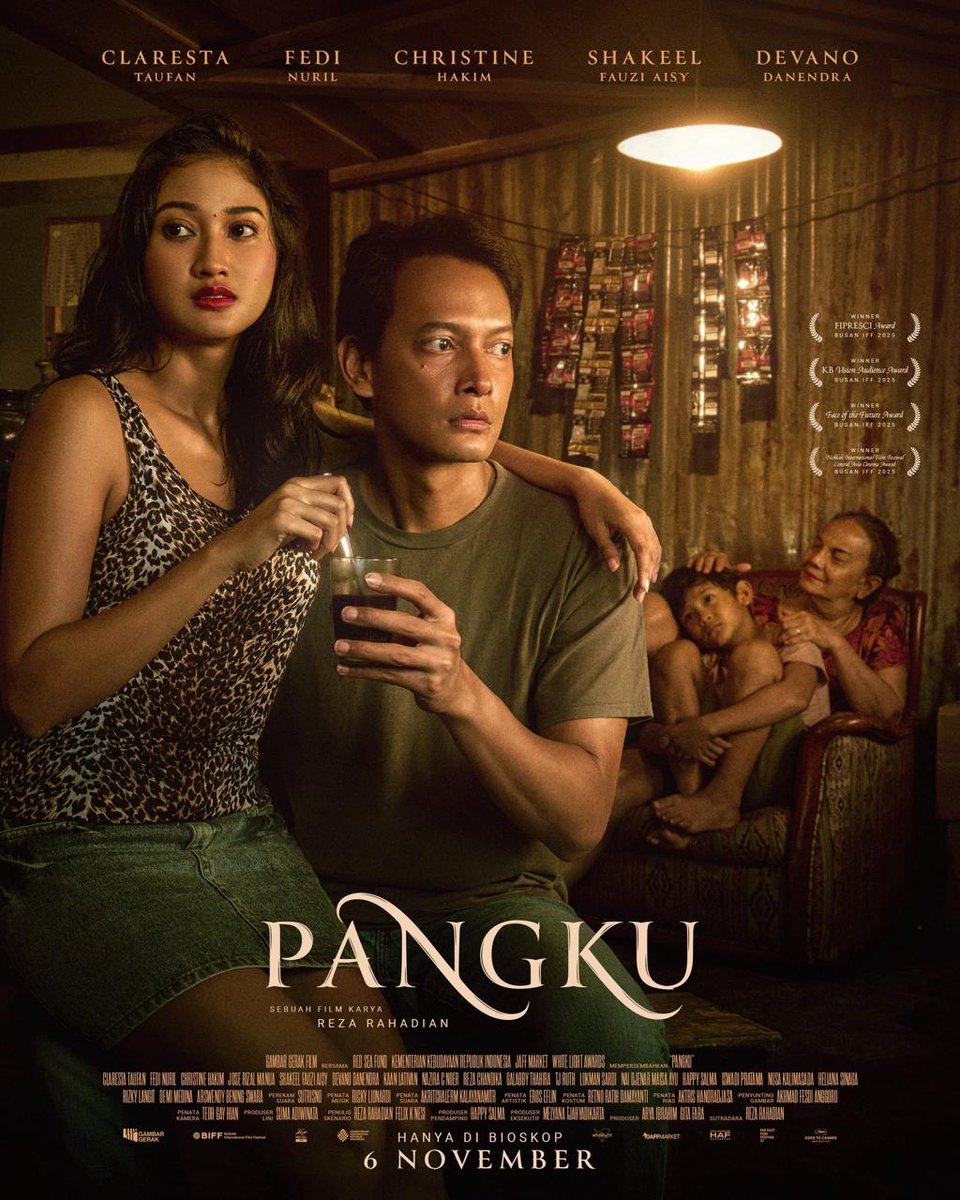 🎬 Judul: Pangku 👻 Genre: Drama ⭐️ Pemain: Claresta Taufan Kusumarina, Fedi Nuril, Christine Hakim, Shakeel Fauzi, Devano Danendra, José Rizal Manua, dan pemain lainnya 📅 Tayang: 6 November 2025 ⏱️ Durasi: 104 menit