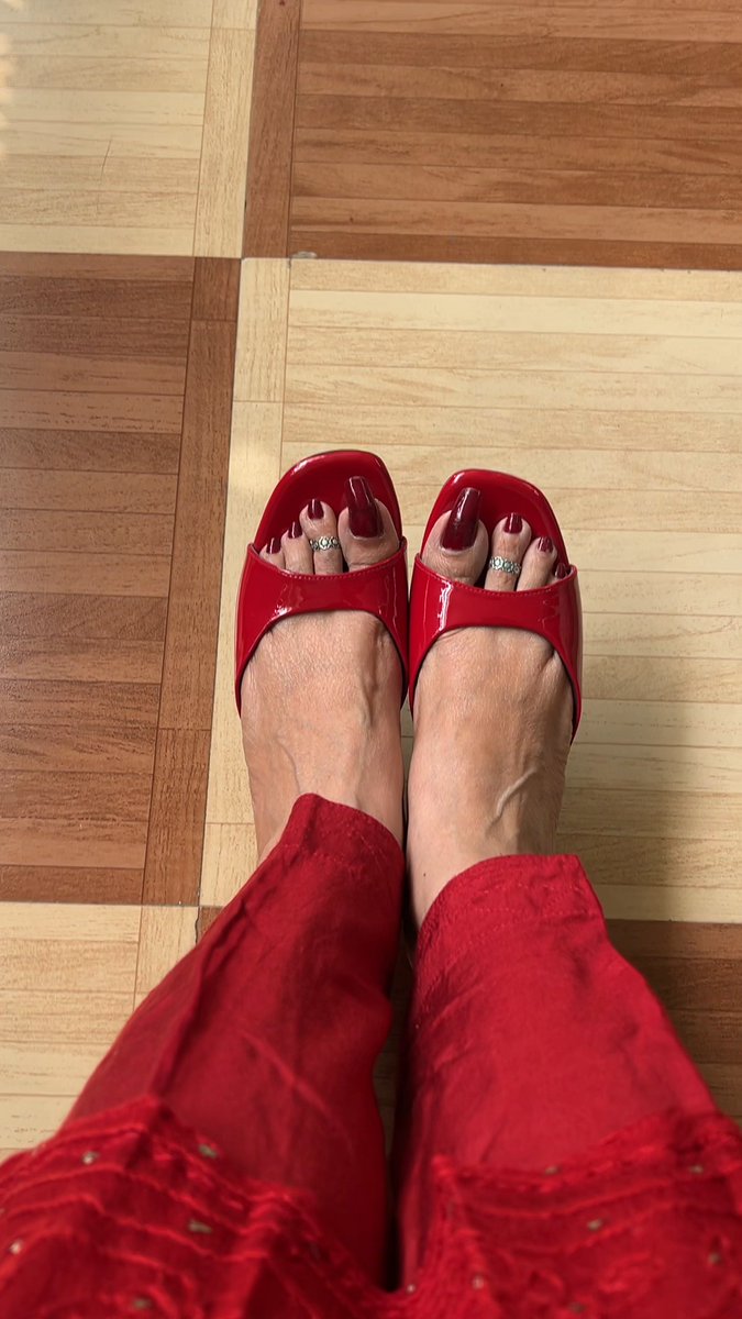 Red Toe Nails and Red heels 👠😍💋❤️ Dm on on Telegram 💋❤️ Follow my Instagram 💋♥️ #redheel #redtoenails #toenails #feetfetısh #footfetısh #feetworshi̇p #feetgoddess #feetfinder #feetnails #nails