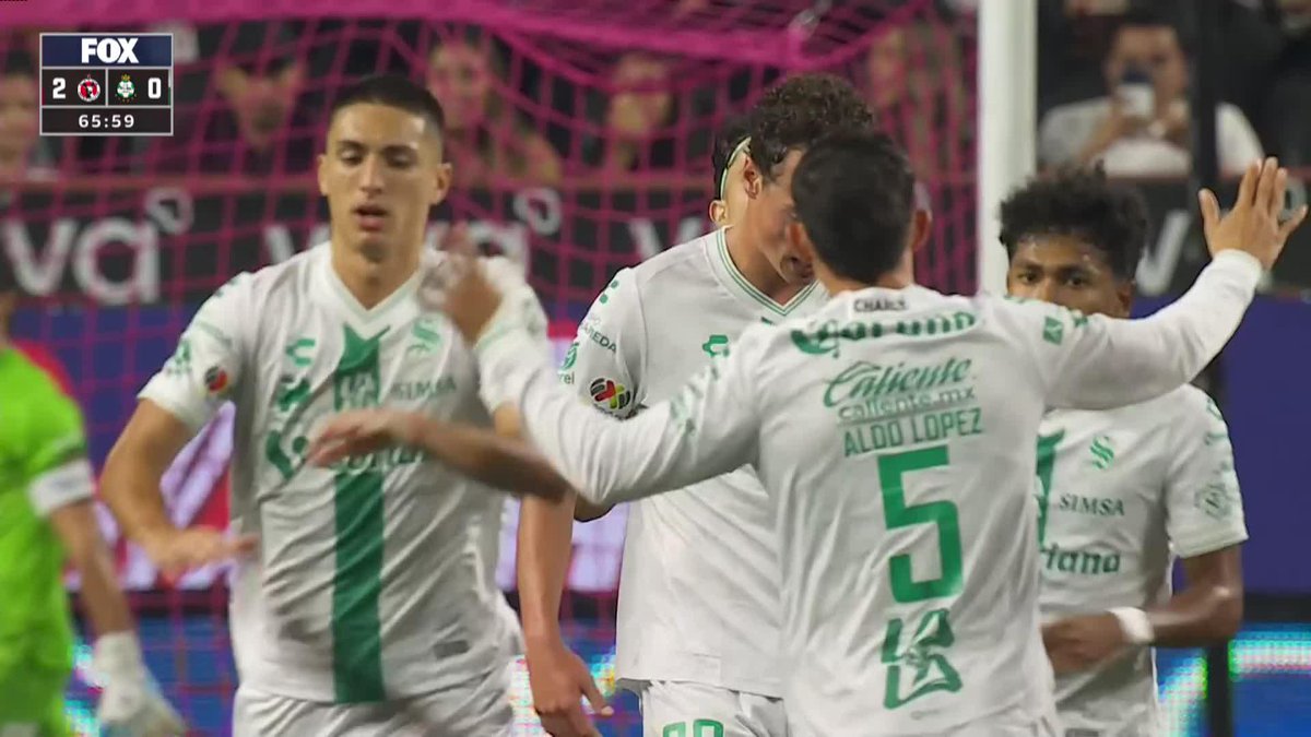¡Lozano le puso emoción al cierre! ⚔️ Esteban firmó una gran definición para acercar a Club Santos en el marcador ante Xolos. ¡Los Guerreros no bajan los brazos! 🔥 #J14 #AP26 ✨ #LaLigaDeLaAfición