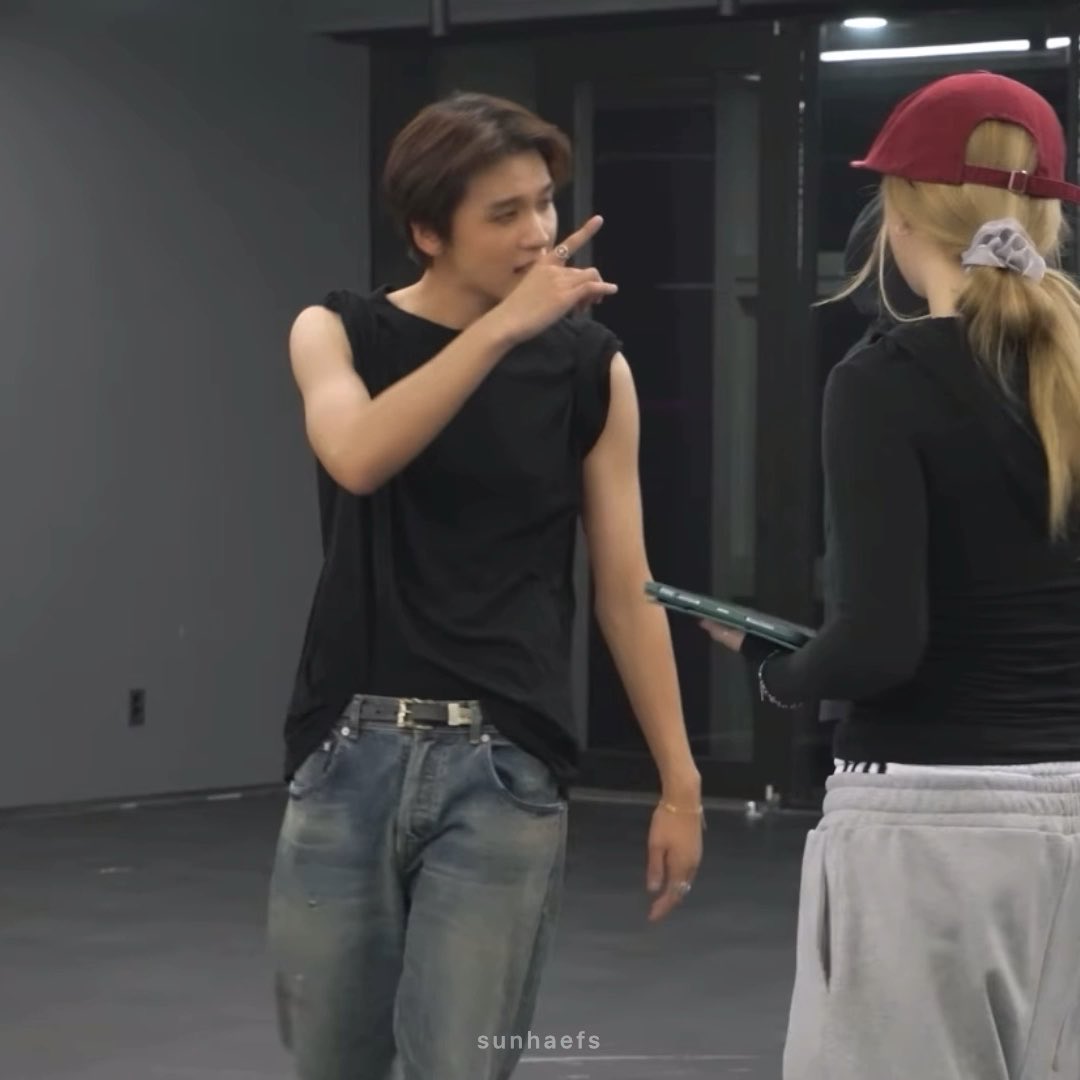 WHAT THE HAECHAN LEE?!!!!