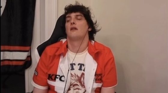 ‼️ Act7ionman passes out on live stream AGAIN… fans worry he’s relapsed. 😳