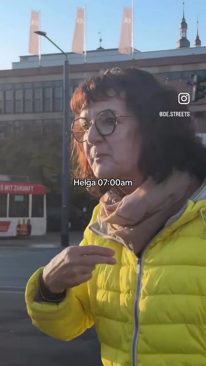 Eine mutige Frau mit Zivilcourage. Es müsste mehr Frauen wie Helga geben. Ich mag Helga.