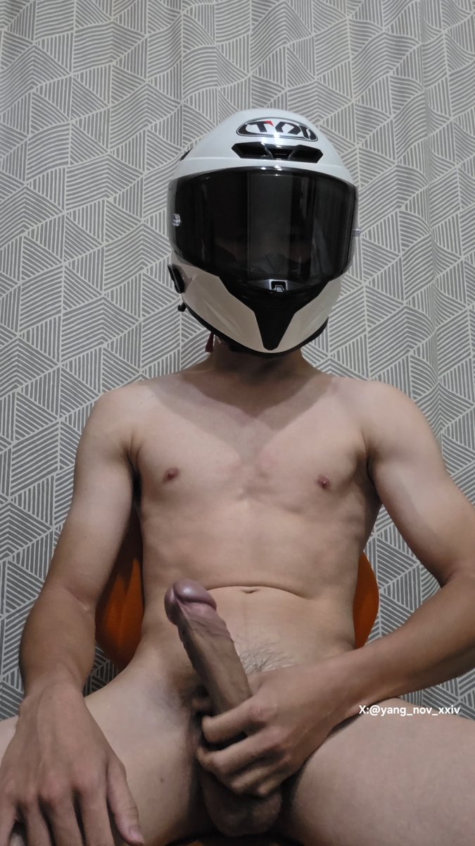懶得運動 堅持手搓仍是每天例行 #大屌 #青筋 #大學生 #cum #penis #dick #nsfw #goon #cock #jerkingoff