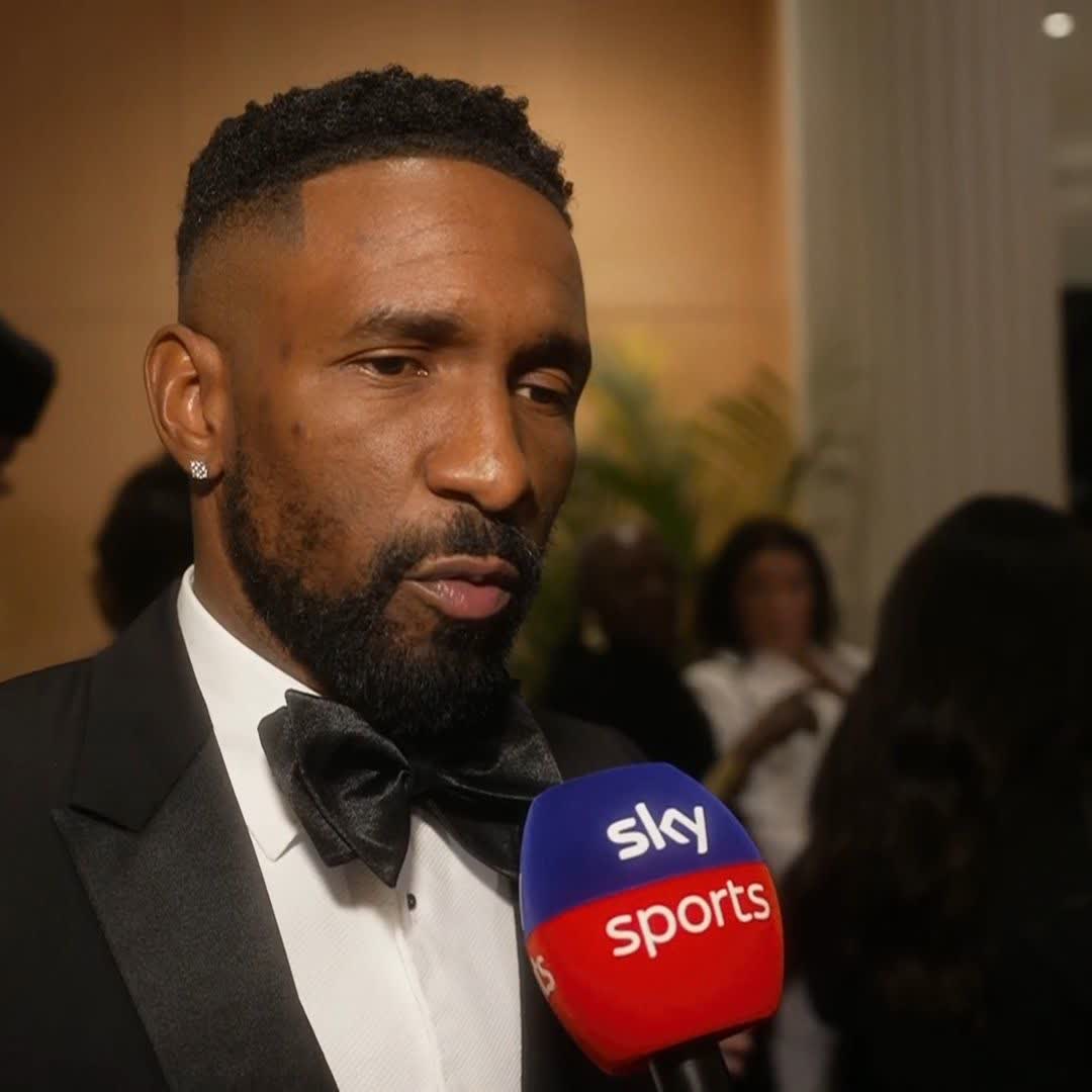 🗣️ "He obviously cares about the football club" Jermain Defoe believes the problem at Man Utd isn't Michael Carrick.