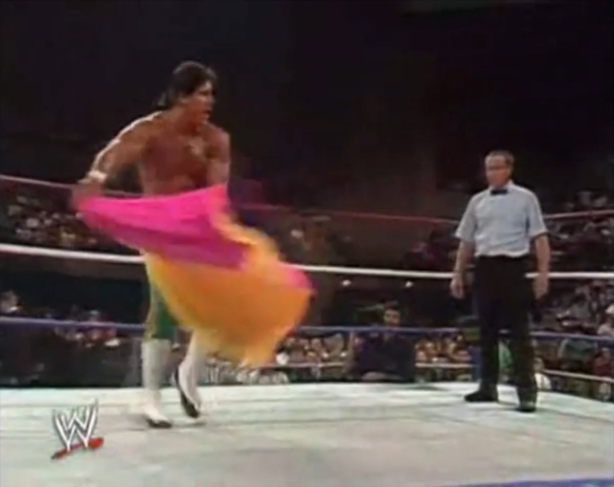 #OnThisDayInWWE 35 years ago on Superstars: El Matador's brightly coloured debut - Olé! But still fans don't seem to care about poor Tito... Oh Always remember Heenan asking why Santana was carrying a dead rodent to the ring 😂