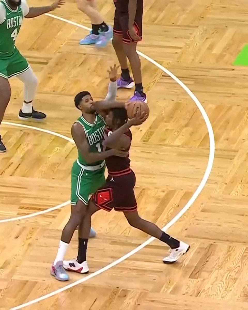 ROOKIE CALEB WILSON COOKED PAUL GEORGE 🤧 Shifty jab into the dunk 😯