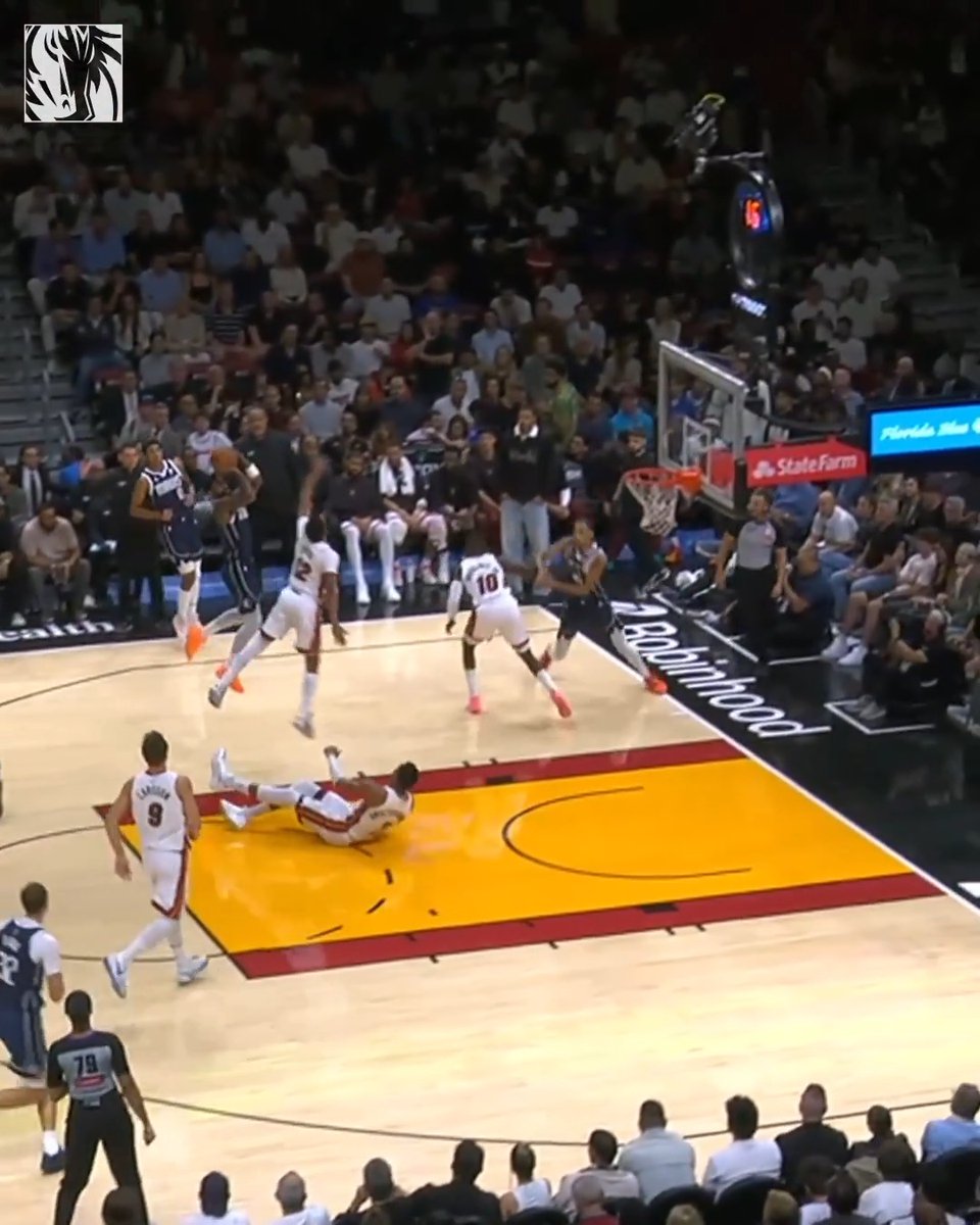 KYRIE "CLUTCH" IRVING 🤩