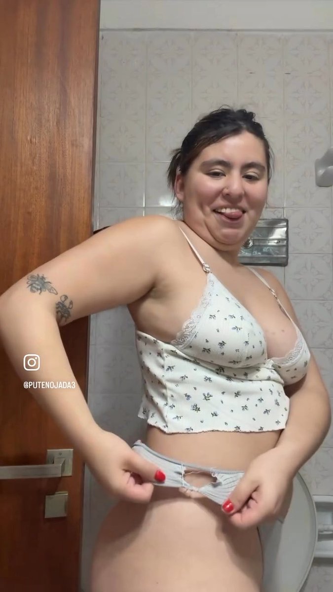 Vendo esta tangaaa y me compro otras nuevass La puedo usar para pajearme si lo queres y sos de argentina jsjjsjsjs