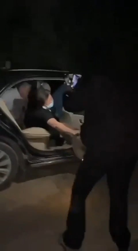 这帮骑九号的精神小伙 坏了大爷大妈的好事 大爷大妈出来震一次容易吗😤😤😤